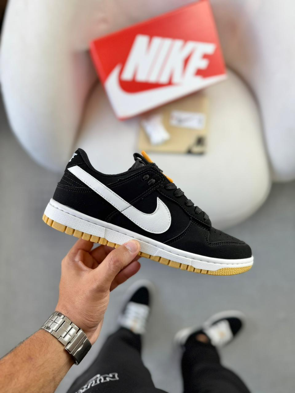 SB DUNK LOW "Black White"
