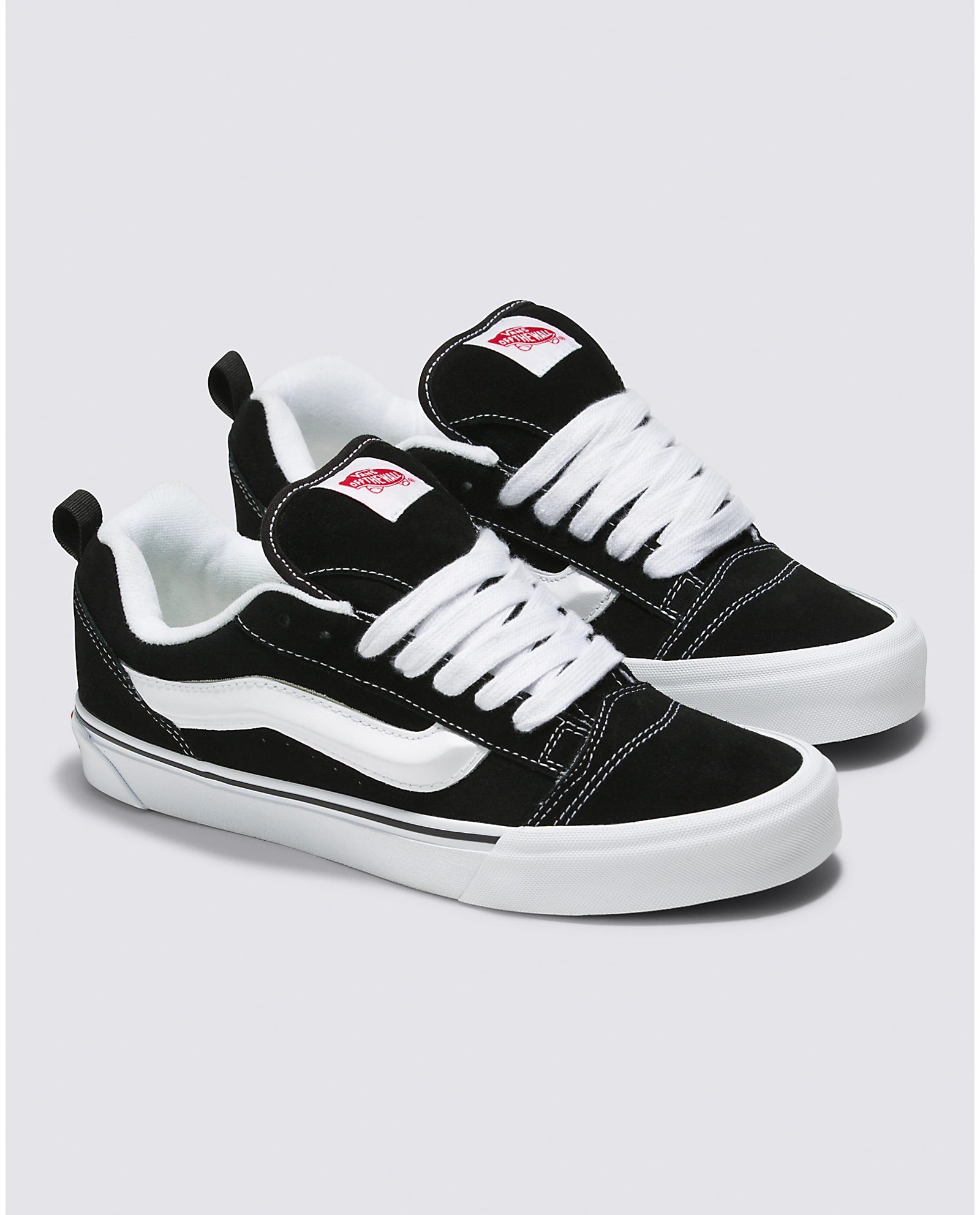 Knu Skool Black True White
