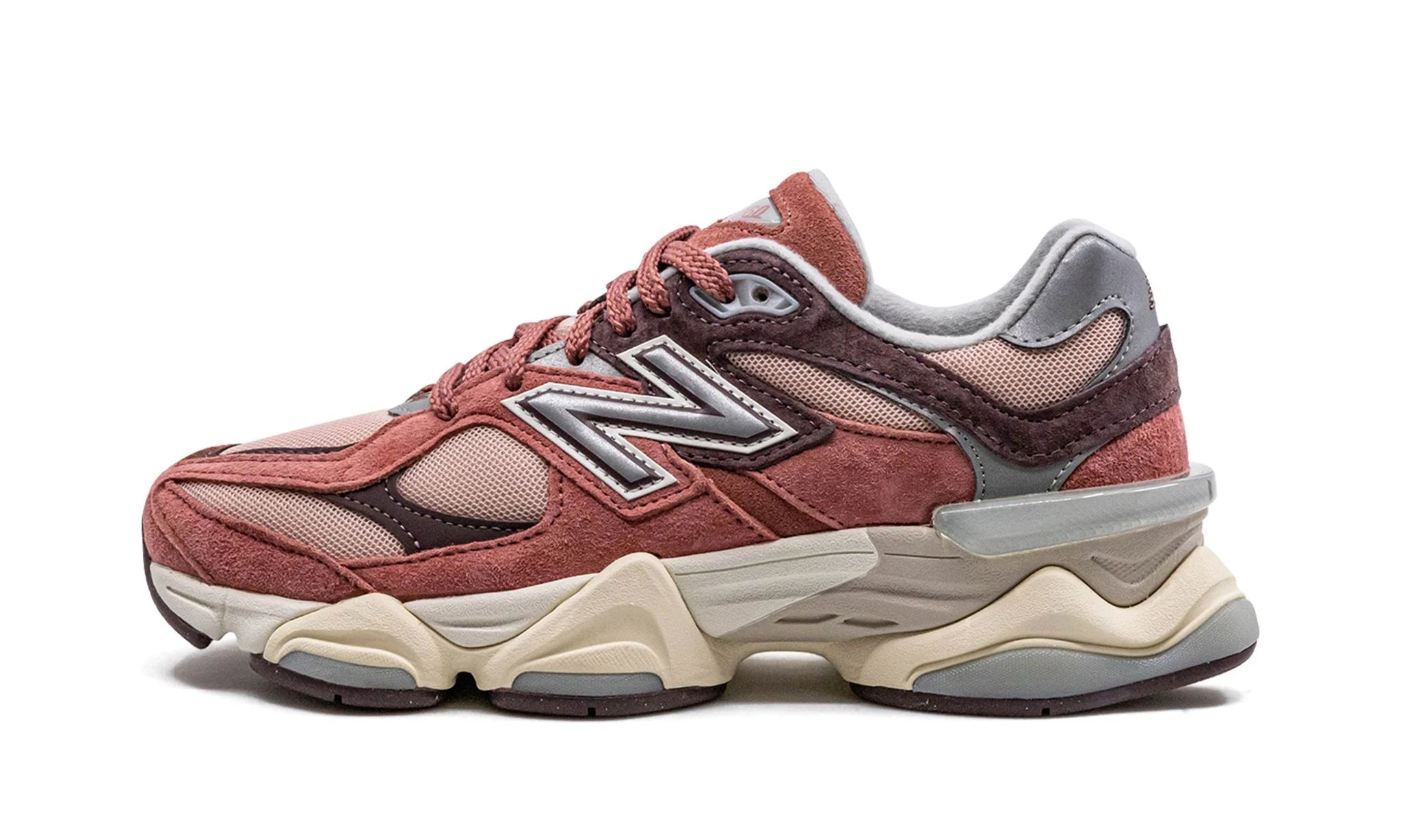 9060 "Mineral Red/Truffle"