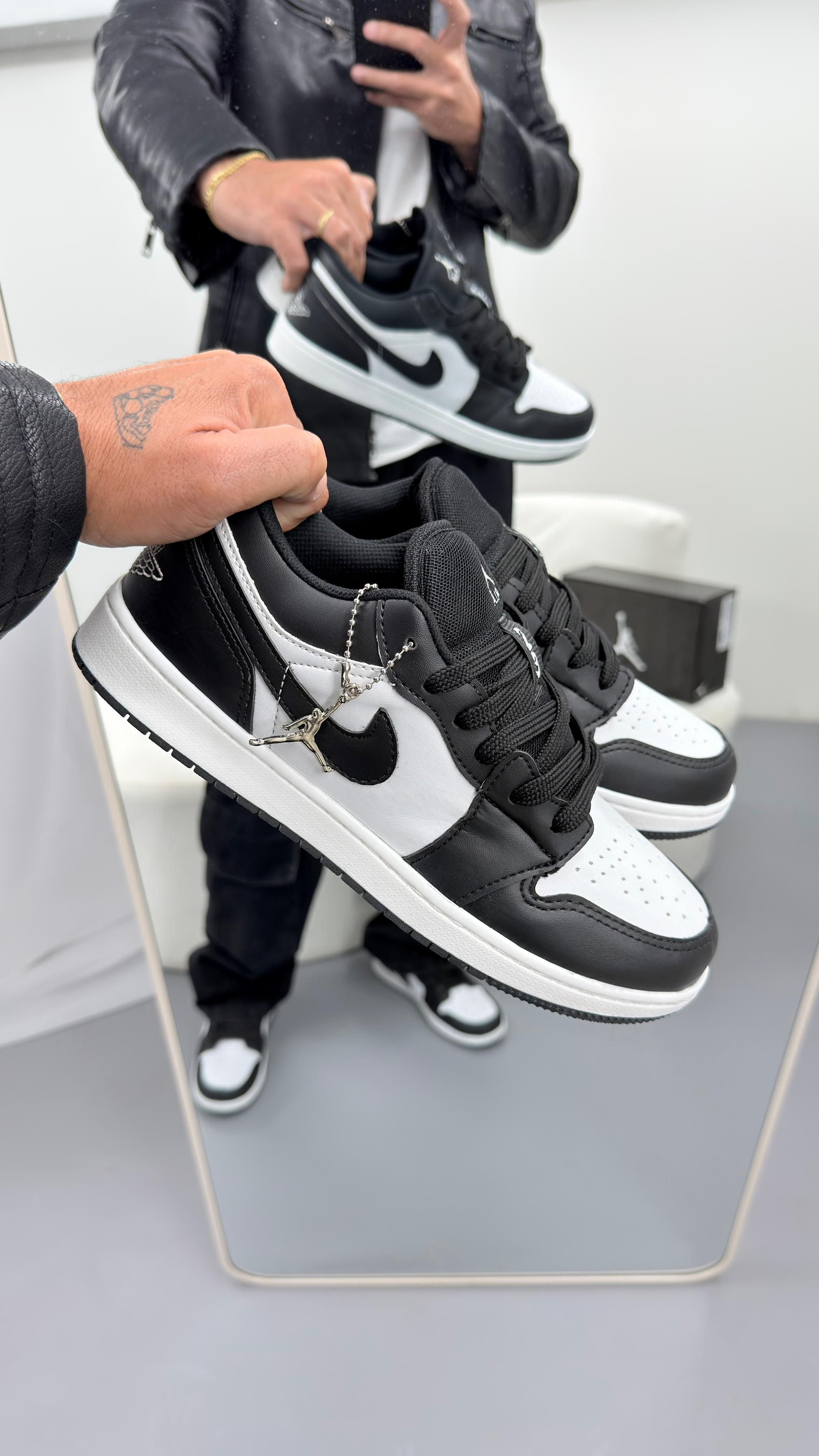 AIR JORDAN 1 LOW "Panda"