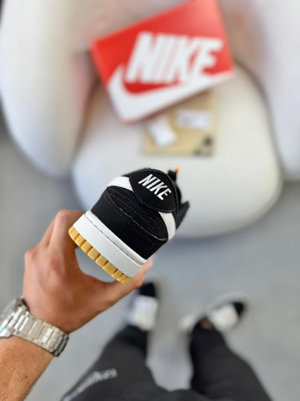 SB DUNK LOW "Black White"
