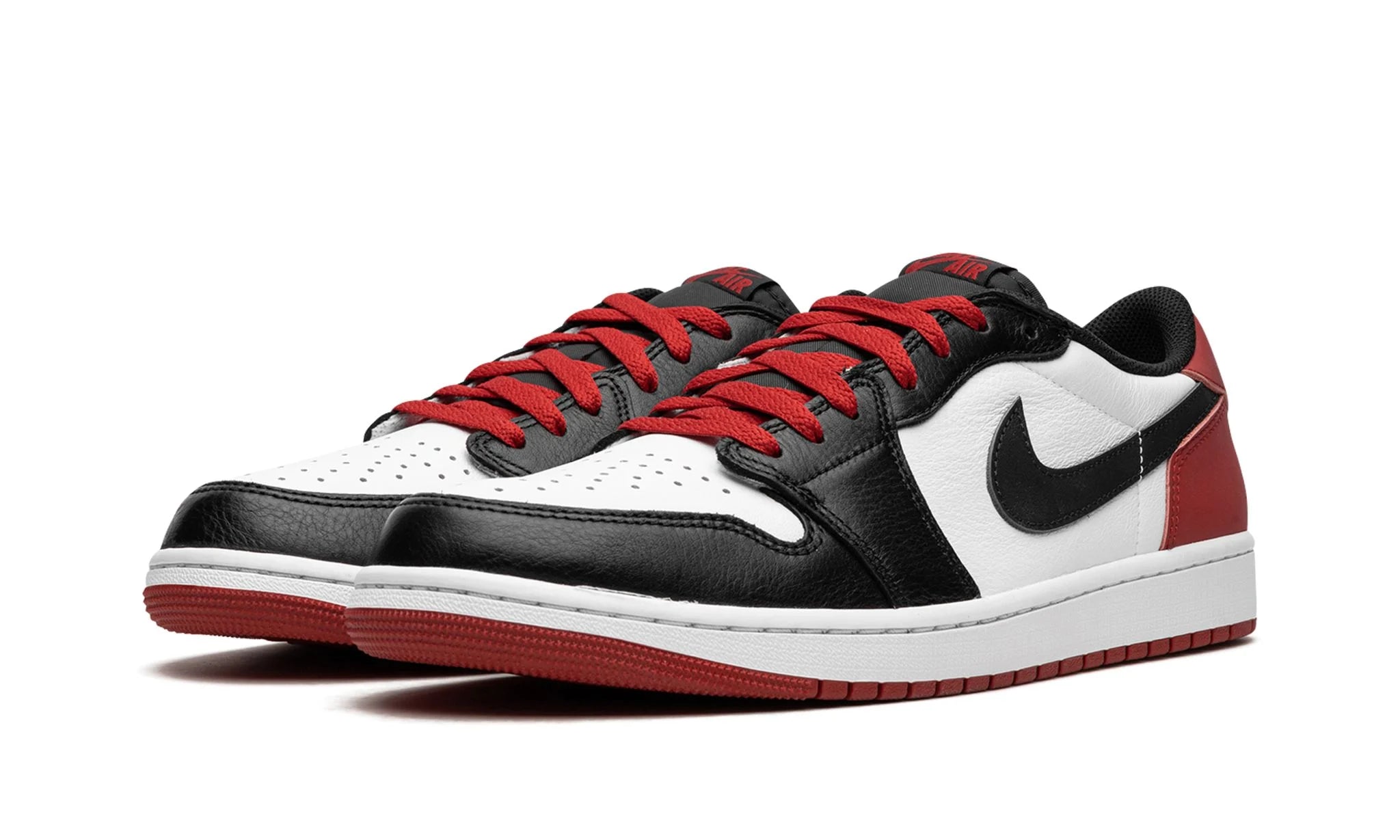 AIR JORDAN 1 LOW OG "Black Toe 2023"