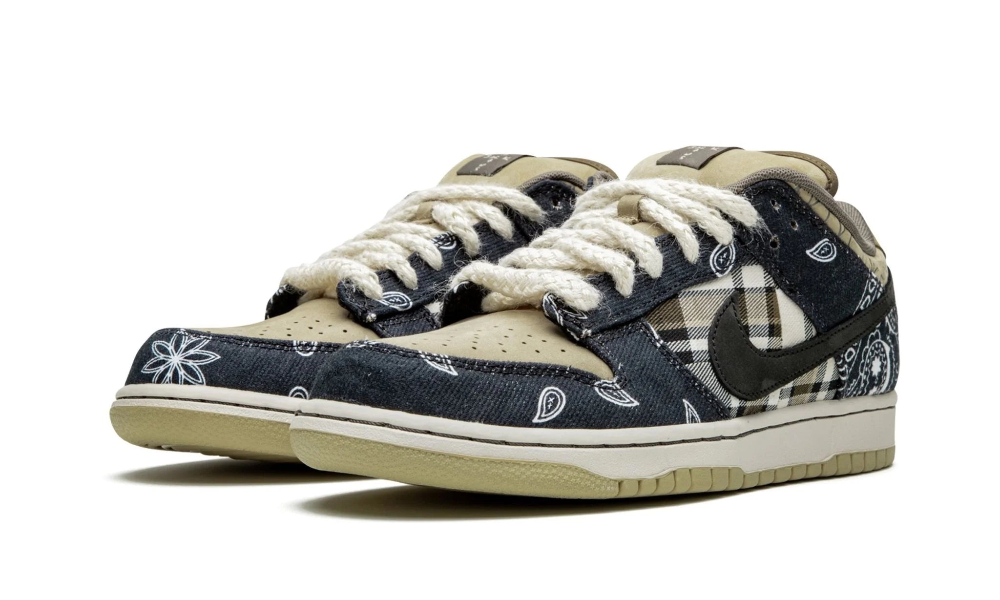SB Dunk Low x Travis Scott